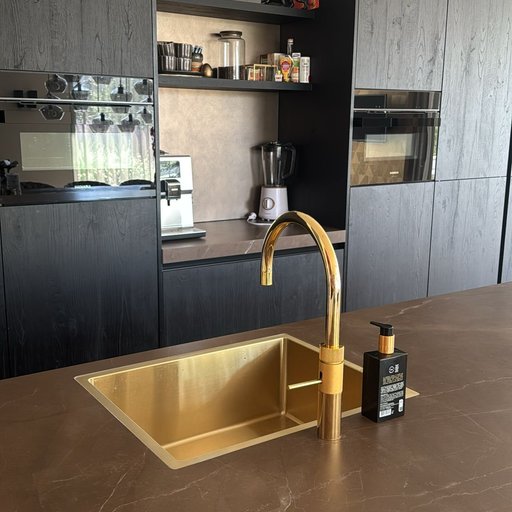 Cleaf front met keramiek neolith werkblad. 