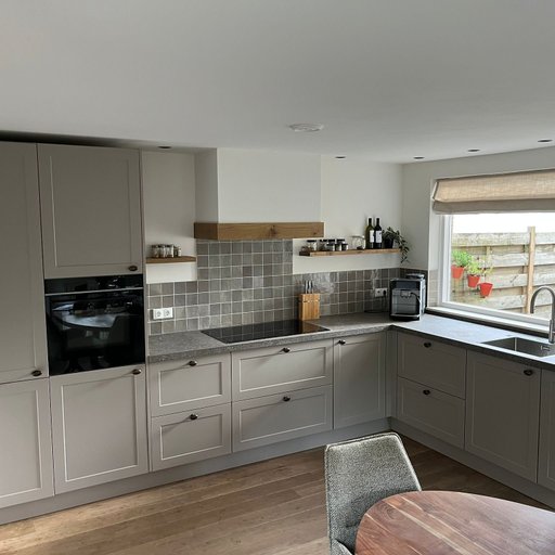 Port deur in RAL kleur.